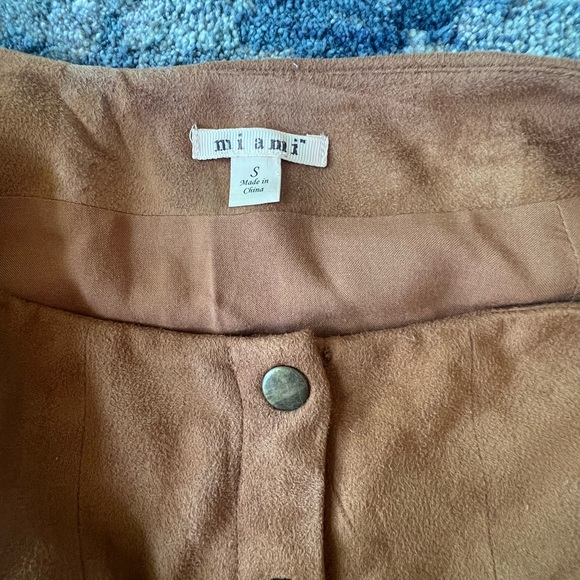 Faux Suede Button-up Skirt - Picture 2 of 3